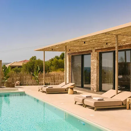 Petra Tranquila Afrato