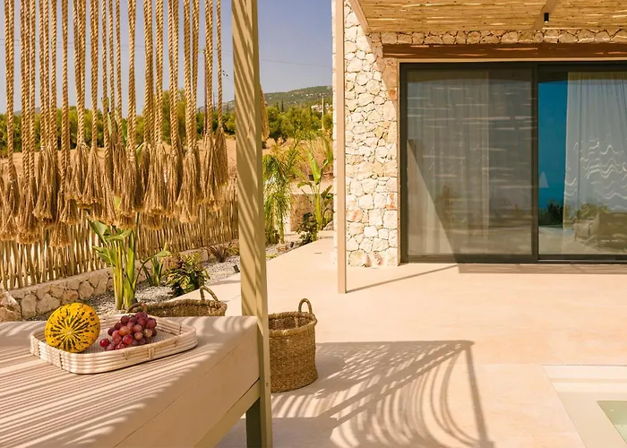 Petra Tranquila Afrato