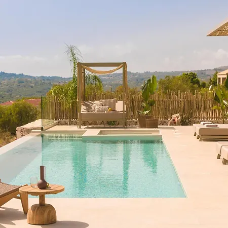 Petra Tranquila Afrato